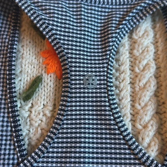 Lululemon Cool Racerback
Gingham Luon White Black - Picture 9 of 9